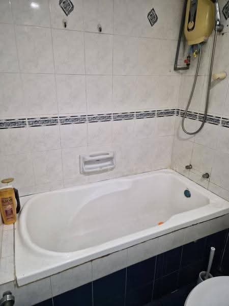 Condominium for Rent at E-Park Condominium - Jossie Teoh - Bathroom - PropertyGuru.com.my