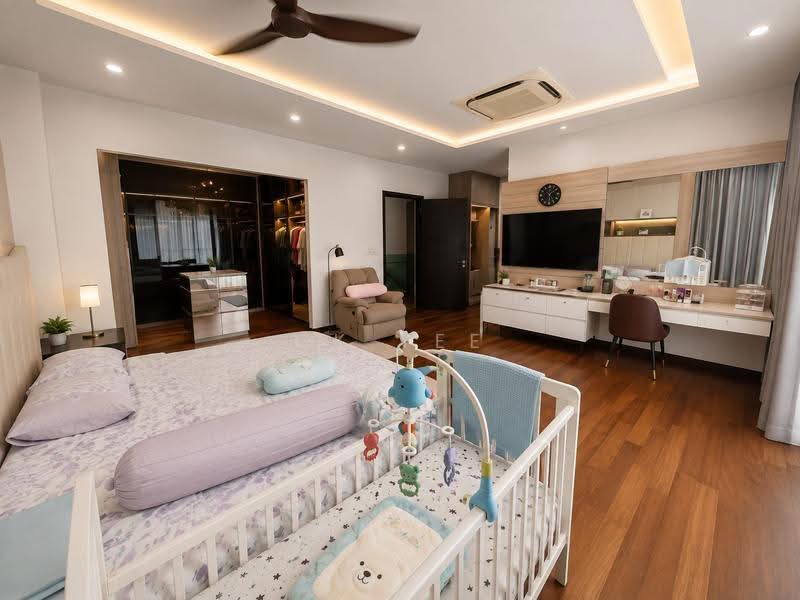 Semi-Detached House for Sale in Kinrara Residence (Puchong) - CK Yee - Master Bedroom - PropertyGuru.com.my