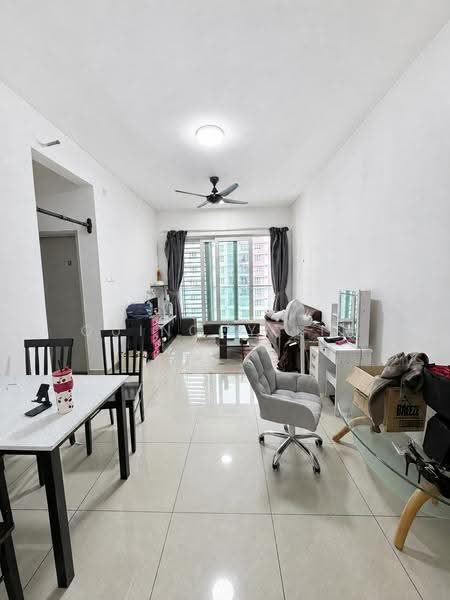 Kediaman Servis untuk Dijual di Seasons Amara Larkin - Quinccy Lim - Living Room - PropertyGuru.com.my