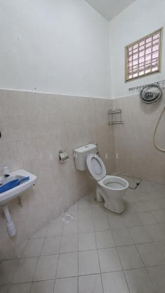 Rumah Teres 2-Tingkat untuk Dijual di Taman Pulai Utama (Skudai) - Jean Lee - Bathroom - PropertyGuru.com.my