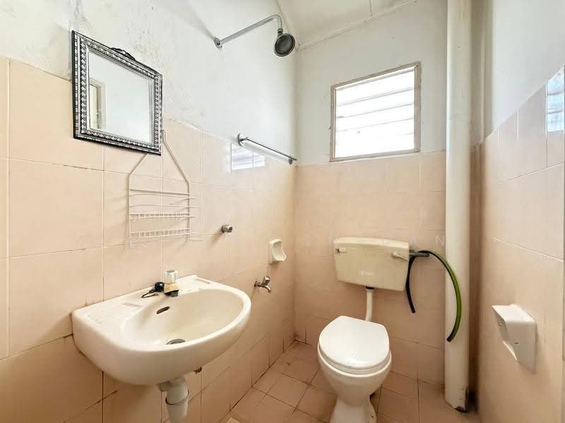 2-storey Terraced House for Sale in Puncak Alam (Selangor) - Natasha Shadan - Bathroom - PropertyGuru.com.my