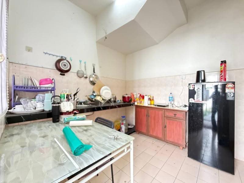 2-storey Terraced House for Sale in Puncak Alam (Selangor) - Natasha Shadan - Kitchen - PropertyGuru.com.my