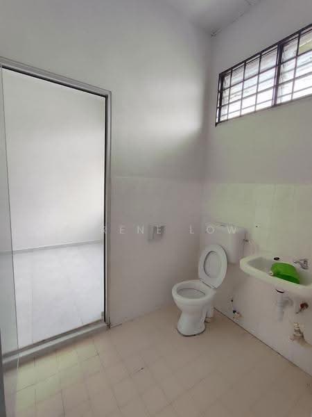 2-storey Terraced House for Rent in Taman Puteri Wangsa (Ulu Tiram) - Serene Low - Bathroom - PropertyGuru.com.my