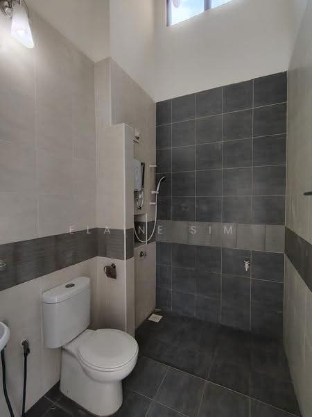 Rumah Kluster untuk Disewa di Taman Adda Heights (Tebrau) - Elaine Sim - Bathroom - PropertyGuru.com.my