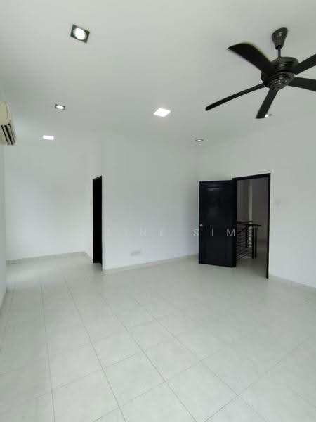 Rumah Kluster untuk Disewa di Taman Adda Heights (Tebrau) - Elaine Sim - Living Room - PropertyGuru.com.my