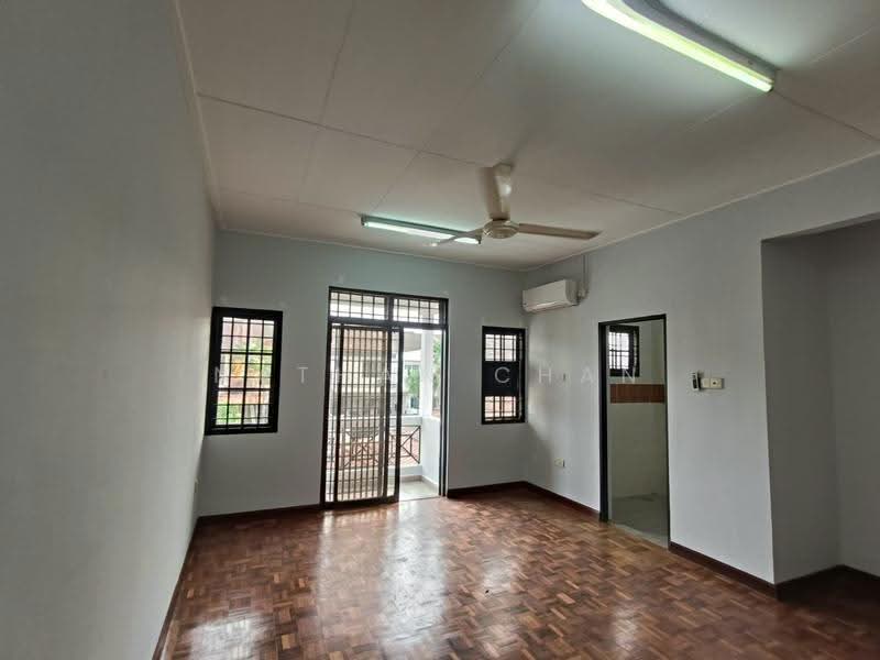 2-storey Terraced House for Sale in Bandar Baru Permas Jaya (Permas Jaya) - Nathan Chan - Living Room - PropertyGuru.com.my