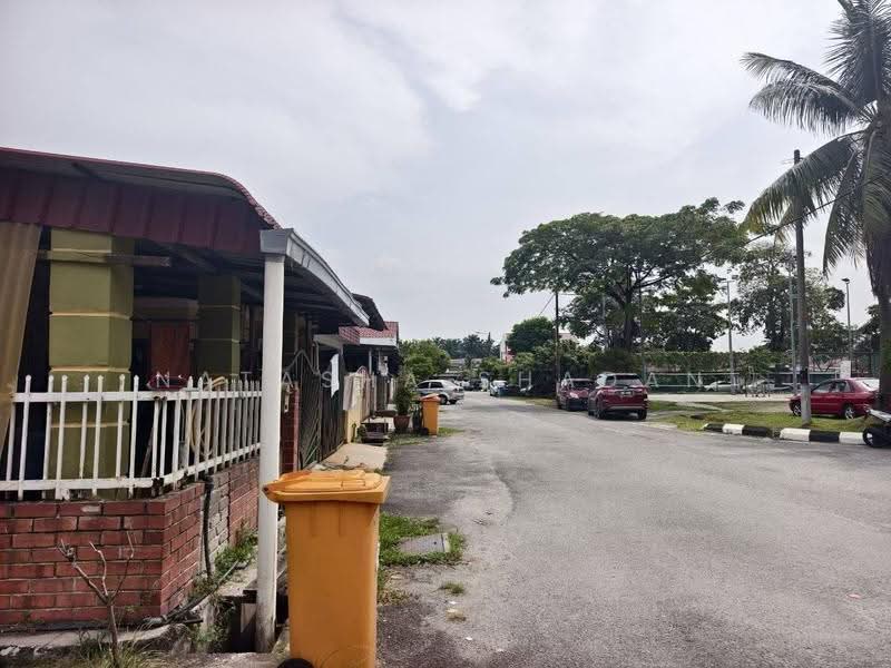 1-storey Terraced House for Sale in Seksyen 35, Taman Desa Kemuning (Shah Alam) - Natasha Shadan - Exterior - PropertyGuru.com.my