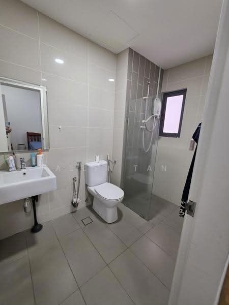 Kondominium untuk Dijual di Urbana Residences - Allen Tan - Bathroom - PropertyGuru.com.my