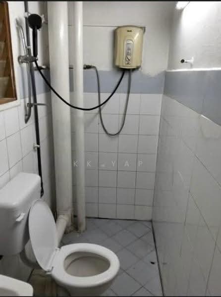 Flat for Sale at Taman Serdang Perdana - KK Yap - Bathroom - PropertyGuru.com.my