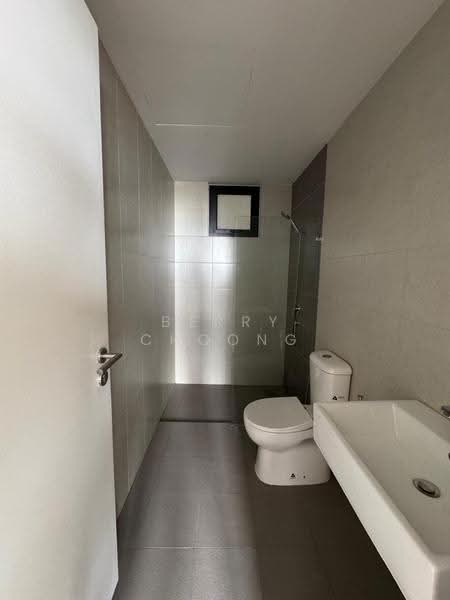 Kediaman Servis untuk Dijual di Aster Hill - Berry Choong - Bathroom - PropertyGuru.com.my