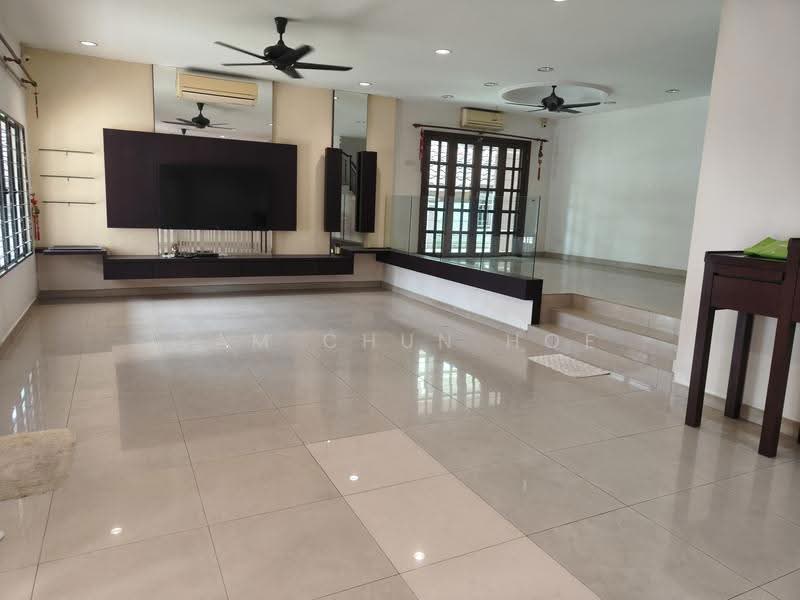 Semi-Detached House for Sale in Kota Damansara (Selangor) - Kam Chun Hoe - Living Room - PropertyGuru.com.my
