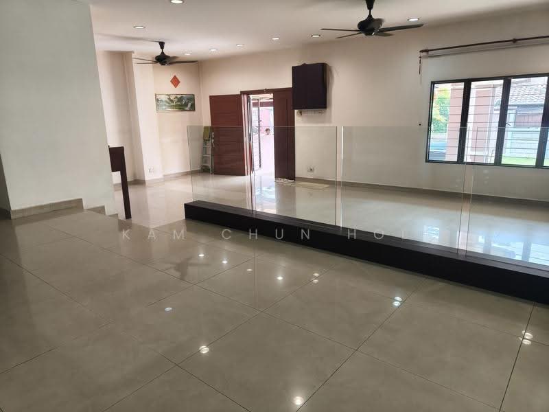 Semi-Detached House for Sale in Kota Damansara (Selangor) - Kam Chun Hoe - Living Room - PropertyGuru.com.my