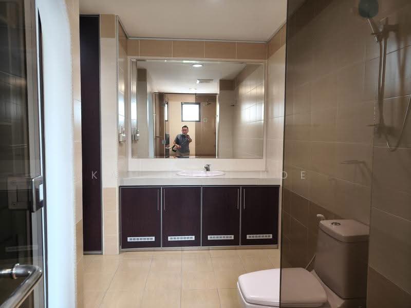 Semi-Detached House for Sale in Kota Damansara (Selangor) - Kam Chun Hoe - Bathroom - PropertyGuru.com.my