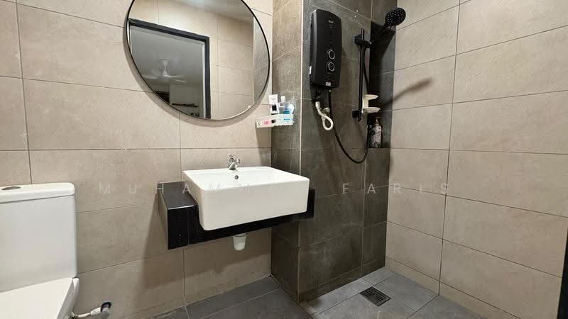Kediaman Servis untuk Dijual di AraTre' Residences - Muhammad Faris - Bathroom - PropertyGuru.com.my