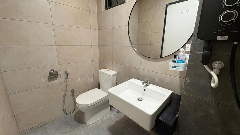 Kediaman Servis untuk Dijual di AraTre' Residences - Muhammad Faris - Bathroom - PropertyGuru.com.my