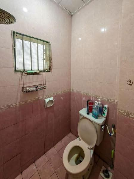 2-storey Terraced House for Sale in Seksyen 7 (Shah Alam) - Tony Lau - Bathroom - PropertyGuru.com.my