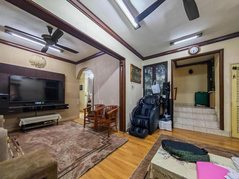 2-storey Terraced House for Sale in Seksyen 7 (Shah Alam) - Tony Lau - Living Room - PropertyGuru.com.my