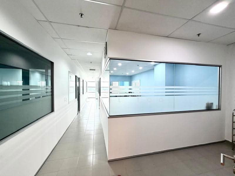 Shop / Office untuk Disewa di SS15 (Subang Jaya) - Rachel Too - Corridor - PropertyGuru.com.my