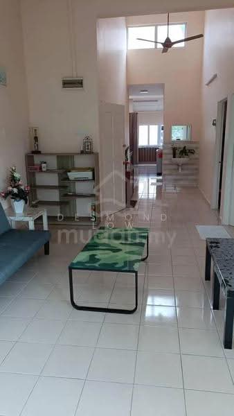 Rumah Flat untuk Disewa di Ang Seng Mansion - Desmond Low - Living Room - PropertyGuru.com.my