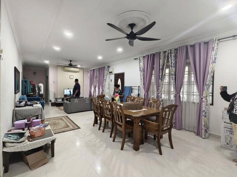 Semi-Detached House for Sale in Telok Panglima Garang (Selangor) - Natasha Shadan - Living Room - PropertyGuru.com.my