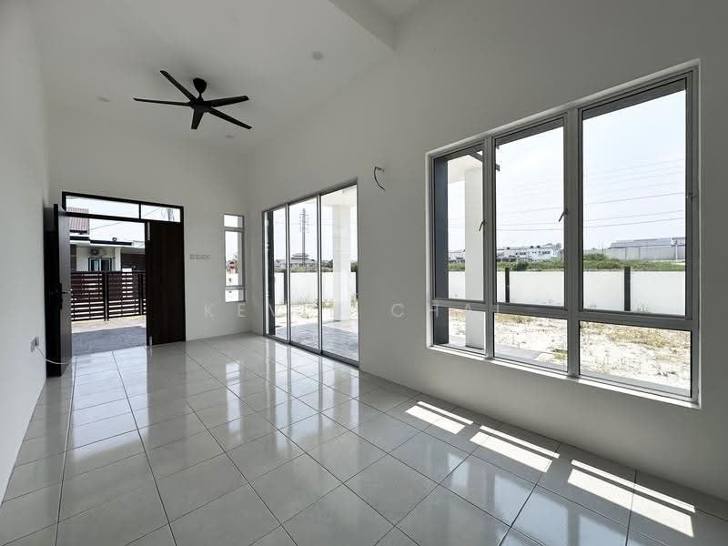 Rumah Teres 1-Tingkat untuk Dijual di Bidor (Perak) - Kevin Chai - Living Room - PropertyGuru.com.my