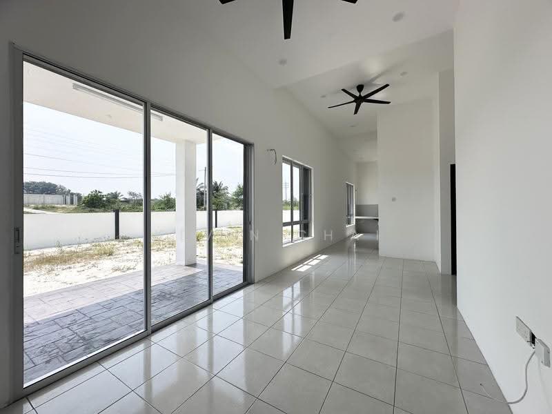 Rumah Teres 1-Tingkat untuk Dijual di Bidor (Perak) - Kevin Chai - Living Room - PropertyGuru.com.my