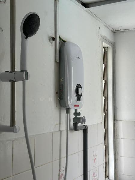 Kondominium untuk Disewa di Petaling Indah Condominiums - John Liew - Bathroom - PropertyGuru.com.my