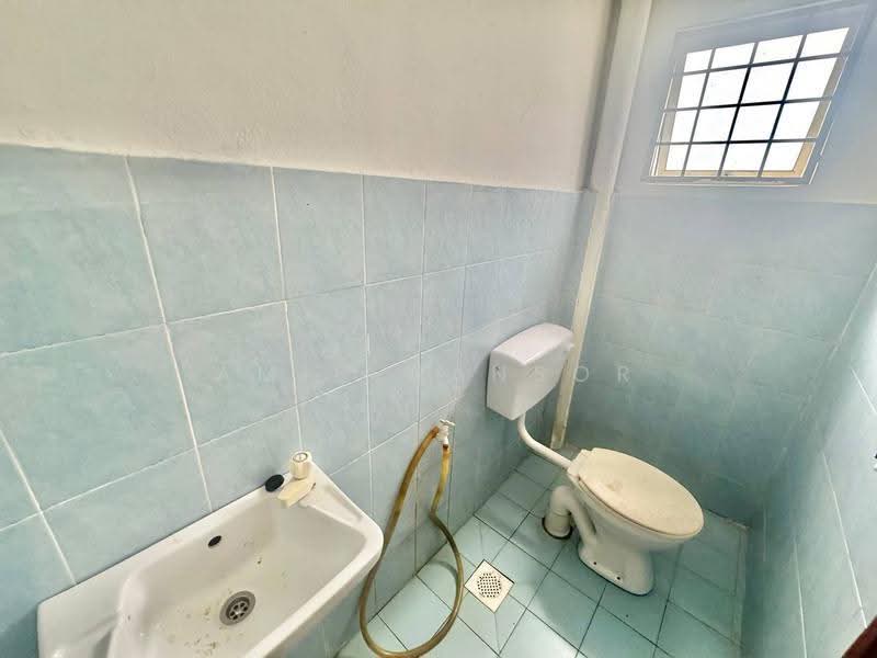 Apartment for Sale at Residensi Warnasari 3 - Amie Mansor - Bathroom - PropertyGuru.com.my