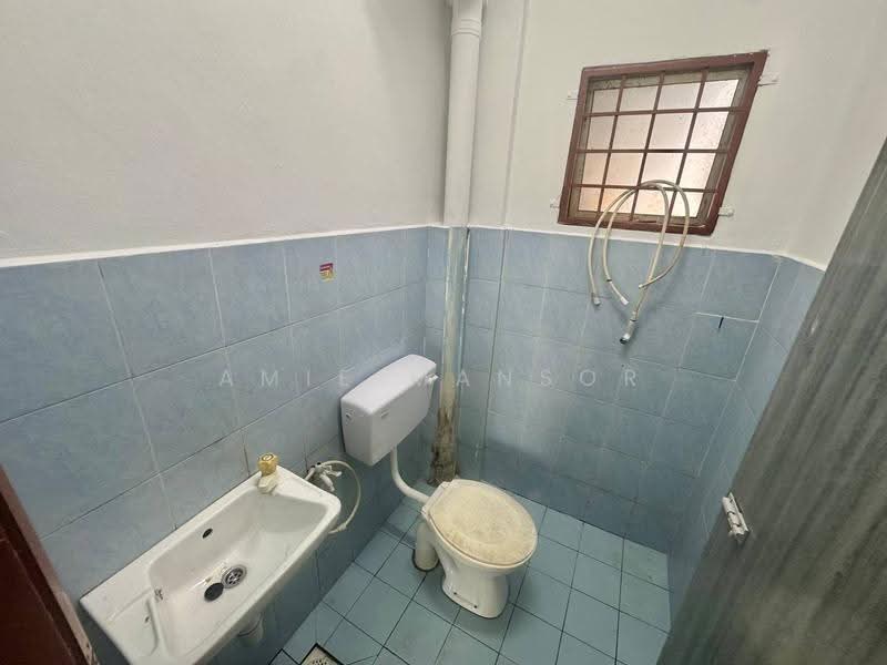 Apartment for Sale at Residensi Warnasari 3 - Amie Mansor - Bathroom - PropertyGuru.com.my