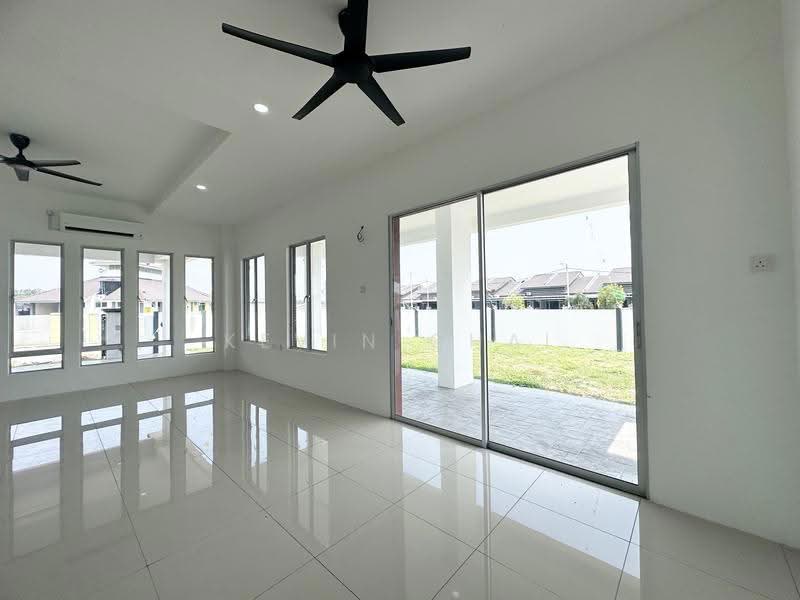 Rumah Teres 2-Tingkat untuk Dijual di Bidor (Perak) - Kevin Chai - Living Room - PropertyGuru.com.my