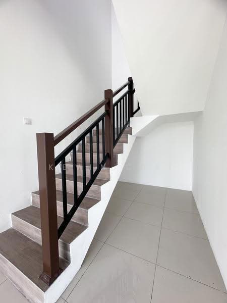 Rumah Teres 2-Tingkat untuk Dijual di Bidor (Perak) - Kevin Chai - Extra space under staircase - PropertyGuru.com.my