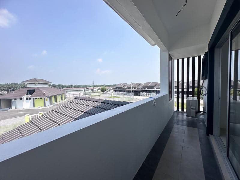 Rumah Teres 2-Tingkat untuk Dijual di Bidor (Perak) - Kevin Chai - Balcony - PropertyGuru.com.my