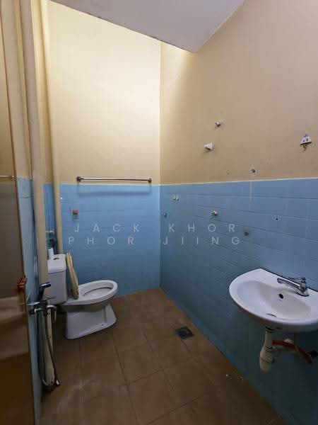Rumah Teres untuk Disewa di Taman Klang Utama (Kapar) - Jack Khor Phor Jiing - Bathroom - PropertyGuru.com.my