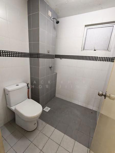 Pangsapuri untuk Disewa di Seri Pinang - Jack Khor Phor Jiing - Bathroom - PropertyGuru.com.my