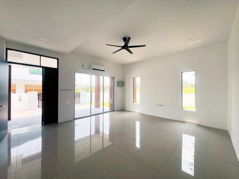 Rumah Berkembar untuk Dijual di Bidor (Perak) - Kevin Chai - Living Room - PropertyGuru.com.my
