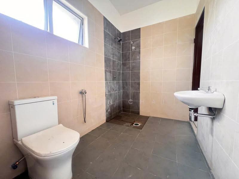 Rumah Berkembar untuk Dijual di Bidor (Perak) - Kevin Chai - Bathroom - PropertyGuru.com.my