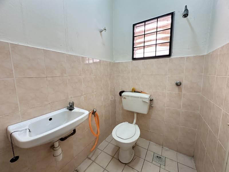 Rumah Teres 1-Tingkat untuk Dijual di Bandar Tasik Puteri (Rawang) - David Lim - Bathroom - PropertyGuru.com.my