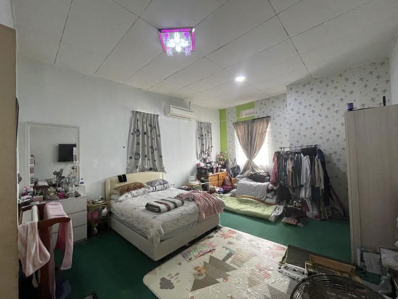 Bungalow House for Sale in Bukit Mahkota (Bangi) - Azizul Kamarul Zaman - Bedroom - PropertyGuru.com.my