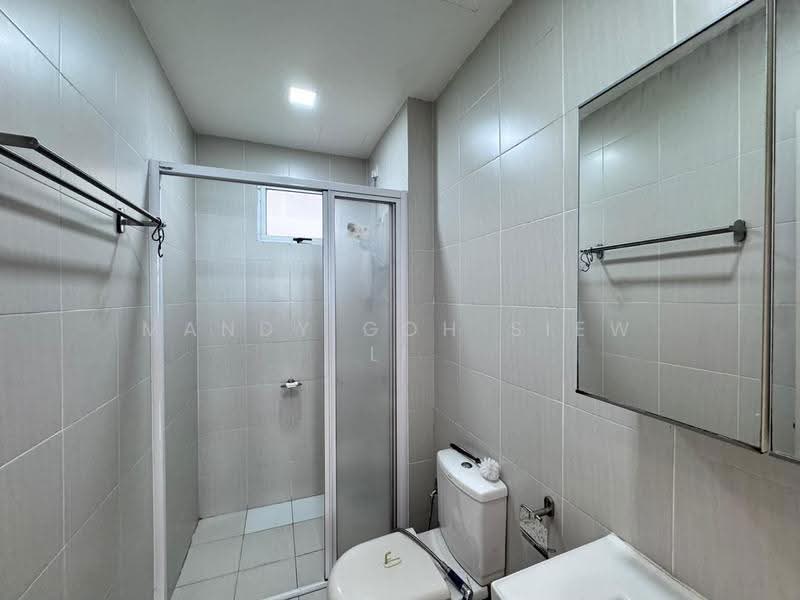 Kediaman Servis untuk Disewa di Meridin Bayvue Serviced Apartment - Mandy Goh Siew Li - Bathroom - PropertyGuru.com.my