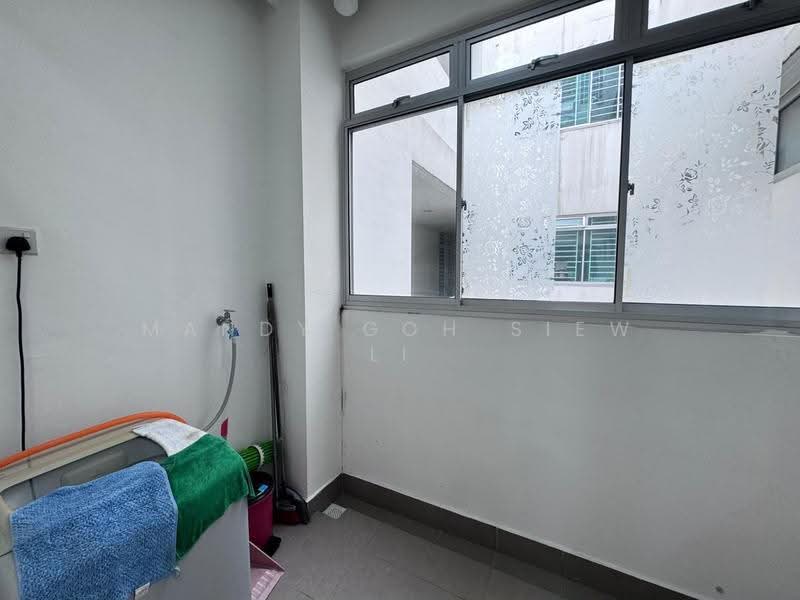 Kediaman Servis untuk Disewa di Meridin Bayvue Serviced Apartment - Mandy Goh Siew Li - Balcony - PropertyGuru.com.my
