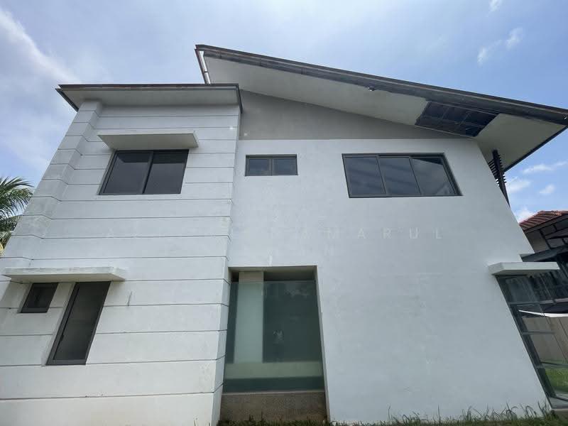 Bungalow House untuk Dijual di Bandar Seri Putra (Bangi) - Azizul Kamarul Zaman - Exterior - PropertyGuru.com.my