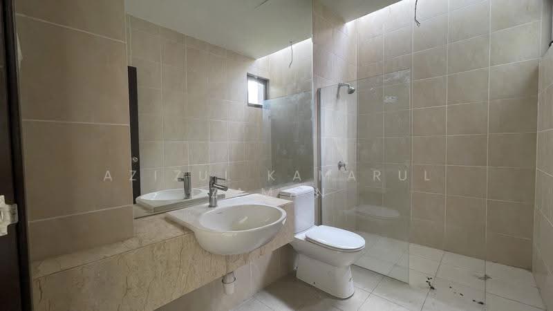 Bungalow House untuk Dijual di Bandar Seri Putra (Bangi) - Azizul Kamarul Zaman - Bathroom - PropertyGuru.com.my