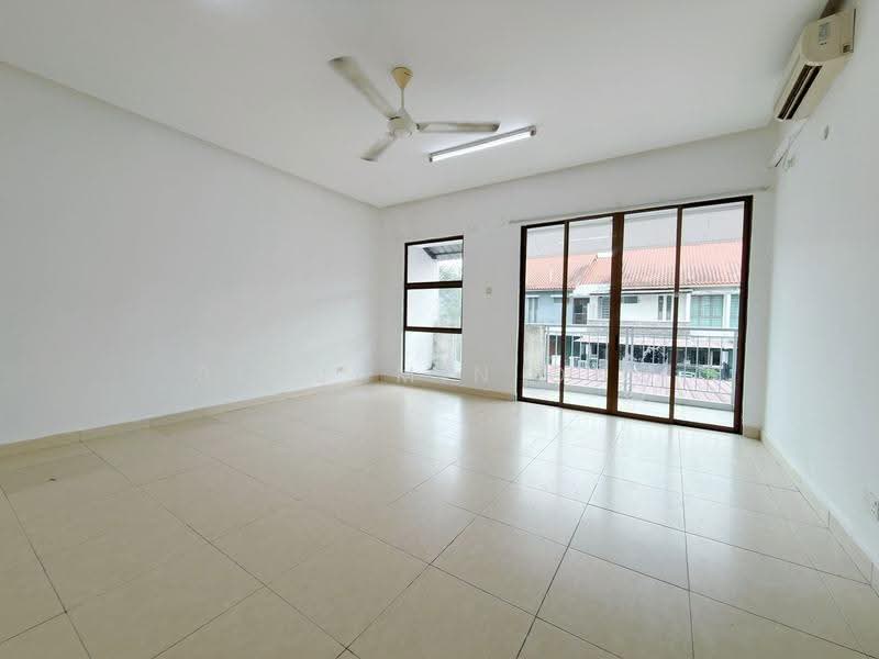 2-storey Terraced House for Rent in Bandar Dato Onn (Tebrau) - Benjamin Ong - Living Room - PropertyGuru.com.my