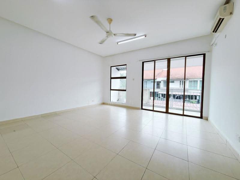 2-storey Terraced House for Rent in Bandar Dato Onn (Tebrau) - Benjamin Ong - Living Room - PropertyGuru.com.my