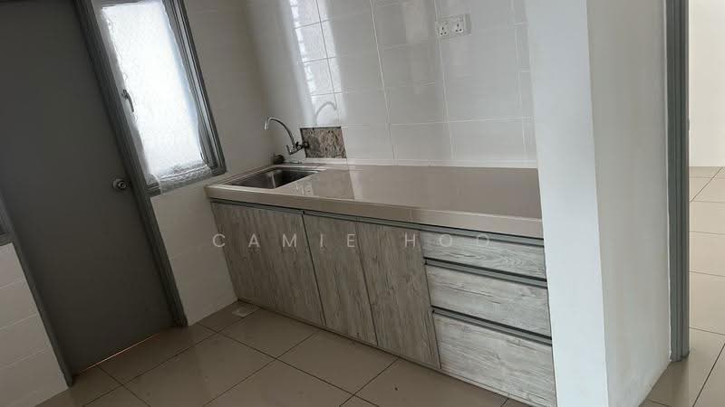Kediaman Servis untuk Dijual di Silk Residence - Camie Hoo - Kitchen - PropertyGuru.com.my