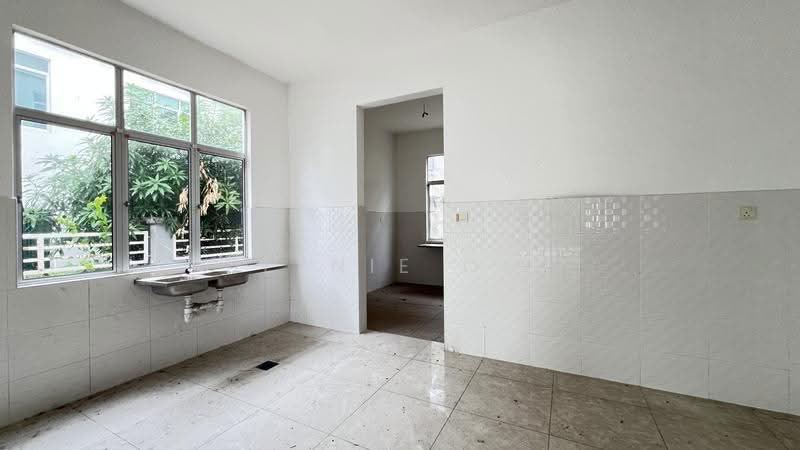 Semi-Detached House for Sale in Prima Saujana (Kajang) - Dlynie Ooi - Kitchen - PropertyGuru.com.my