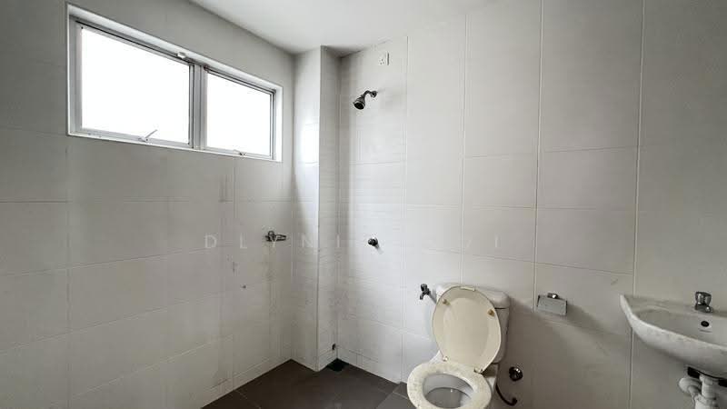 Semi-Detached House for Sale in Prima Saujana (Kajang) - Dlynie Ooi - Bathroom - PropertyGuru.com.my