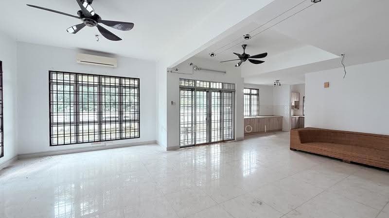 Semi-Detached House for Sale in Prima Saujana (Kajang) - Dlynie Ooi - Living Room - PropertyGuru.com.my