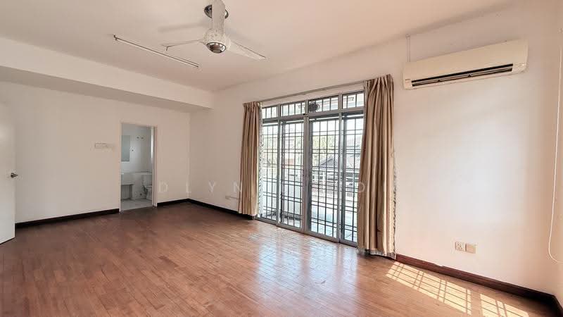Semi-Detached House for Sale in Prima Saujana (Kajang) - Dlynie Ooi - Living Room - PropertyGuru.com.my