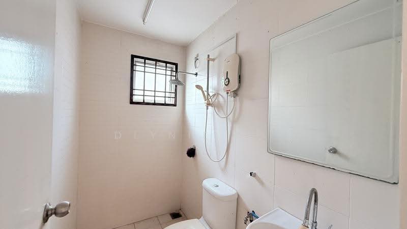 Semi-Detached House for Sale in Prima Saujana (Kajang) - Dlynie Ooi - Bathroom - PropertyGuru.com.my